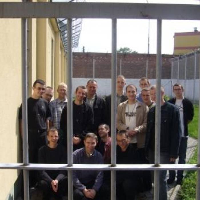 Zakład Karny w Lublińcu położony jest w województwie śląskim, podlega on Okręgowemu Inspektoratowi Służby Więziennej w Katowicach. Od 1966r. jednostka przeznaczona jest dla kobiet